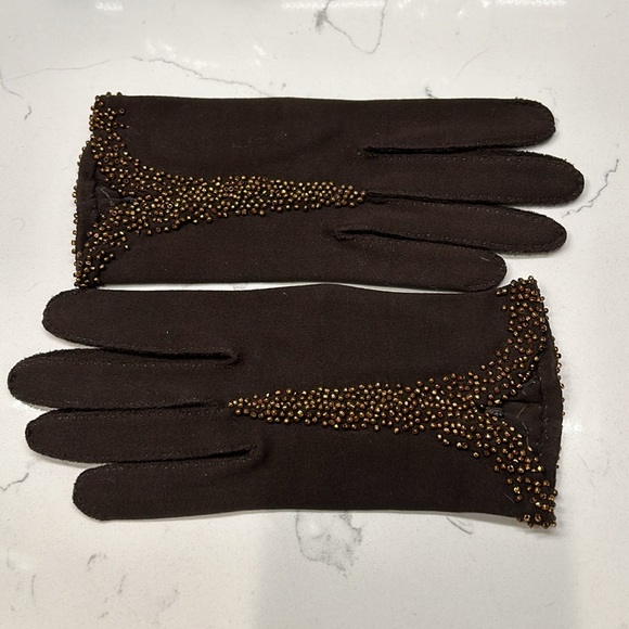 Crescendoe 1940’s Tailored Hand Beaded Chocolate Gloves - Picture 6 of 7
